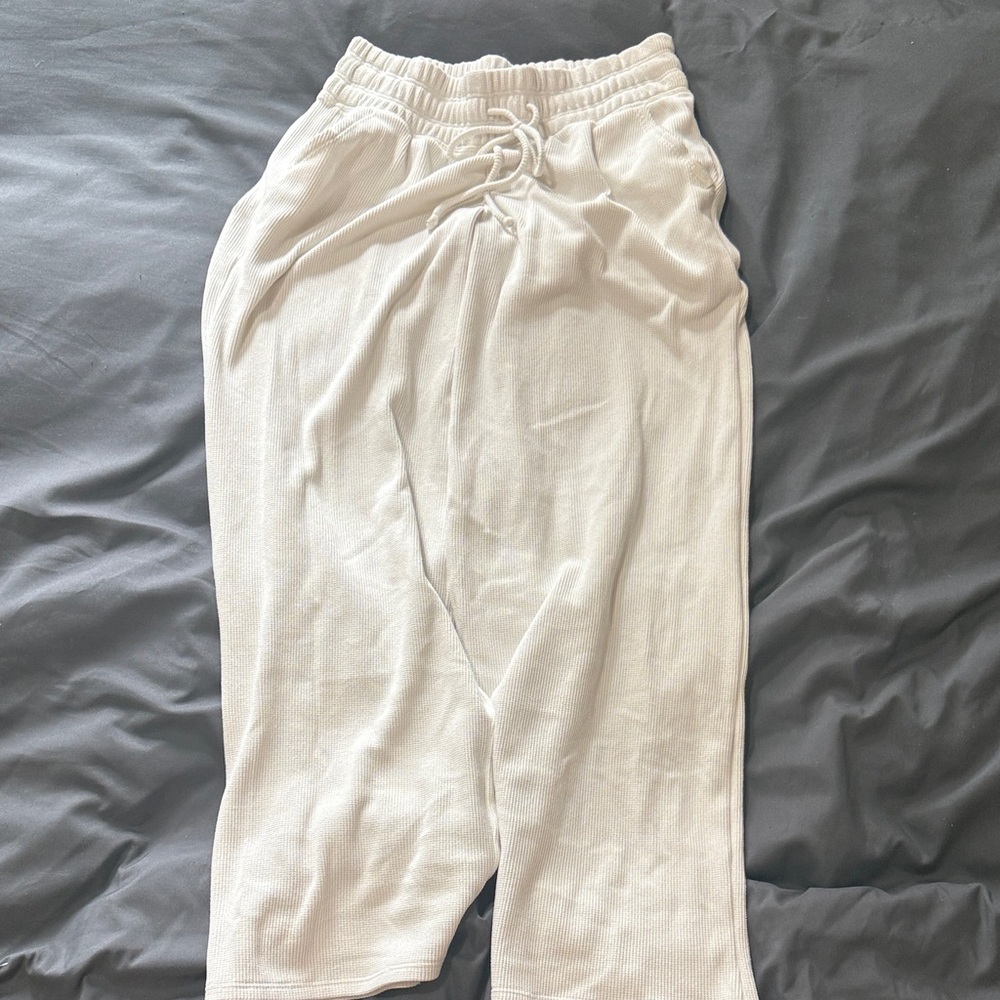Gilly Hicks Off-White Textured Pants